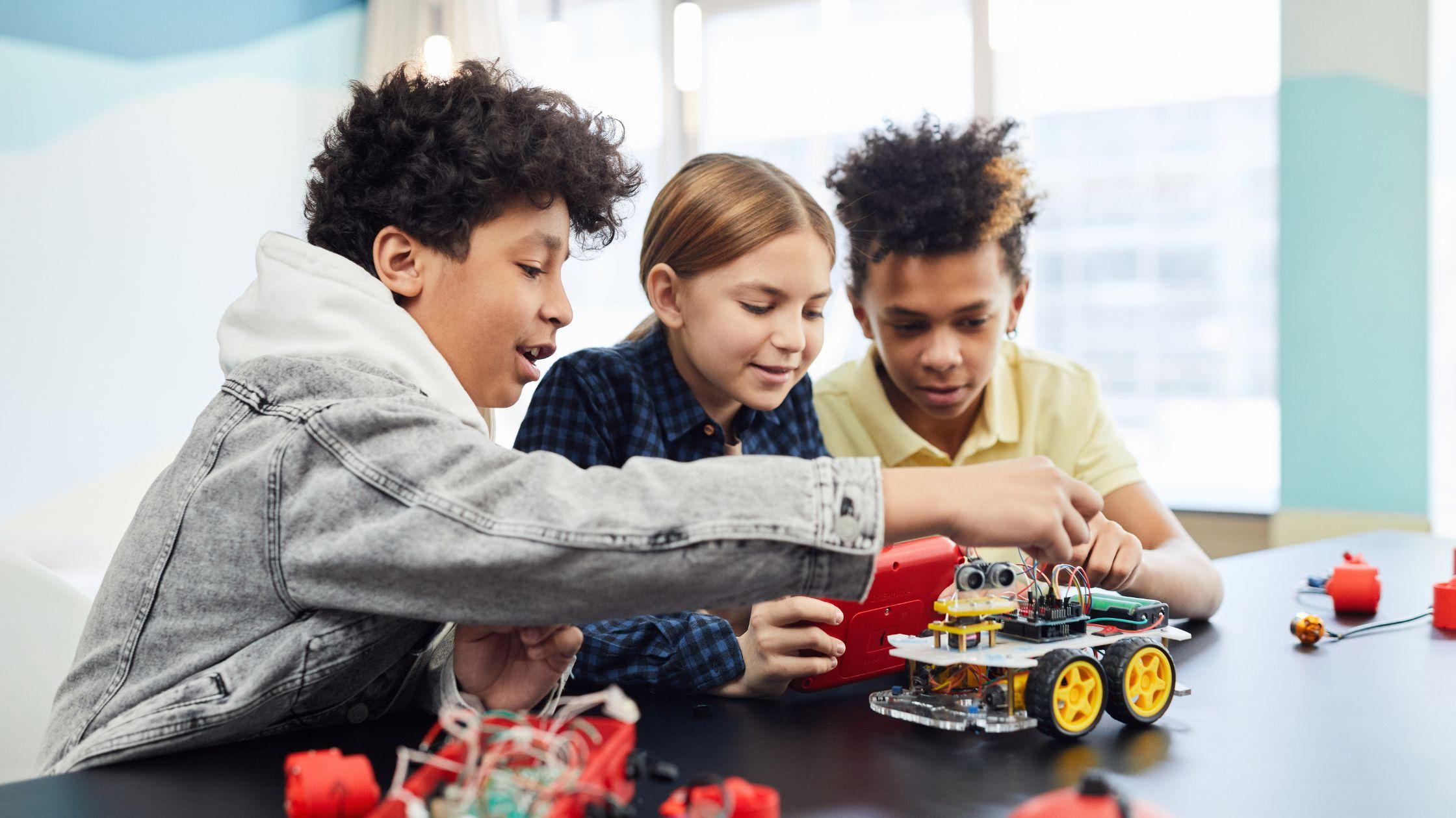 Robotics Courses for Kids at OAKLearning Center